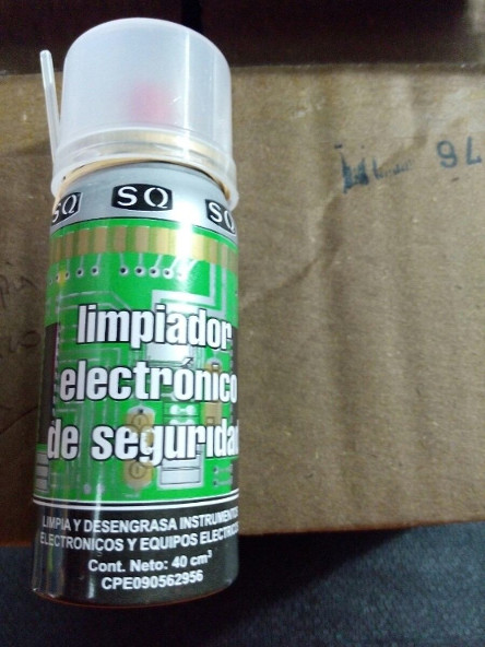  Figura 28 - Limpiador de contacto en aerosol
