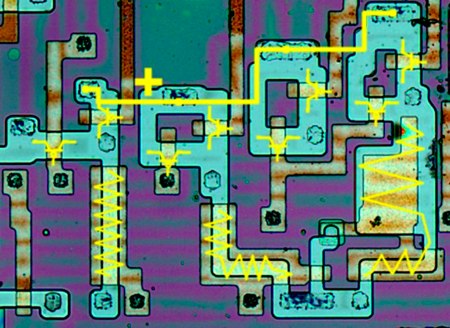 Figura 12 – Un chip de un IC dibujado con los componentes equivalentes enfatizado en amarillo
Figura 12 – Un chip de un IC dibujado con los componentes equivalentes enfatizado en amarillo