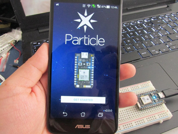 Figura 4 - App Particle (Fuente: Gedeane Kenshima)
Figura 4 - App Particle (Fuente: Gedeane Kenshima)