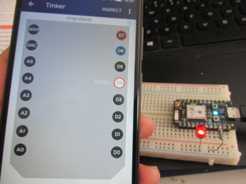 Figura 8 - Accionando el pin D4 por App (Fuente: Gedeane Kenshima)
Figura 8 - Accionando el pin D4 por App (Fuente: Gedeane Kenshima)