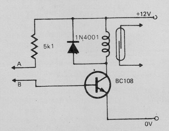 Sensor resistivo que activando relé de lengüeta 
